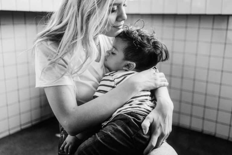 Photo Supportive hug