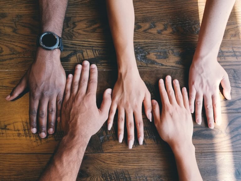 Photo Helping hands